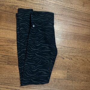 Fabletics Black and Gray Patterned Leggings